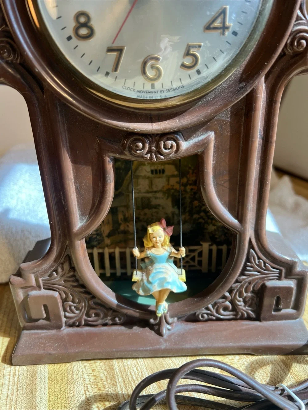 MasterCrafters Animated Electric Desk Clock Swinging Girl Figurine Vintage READ